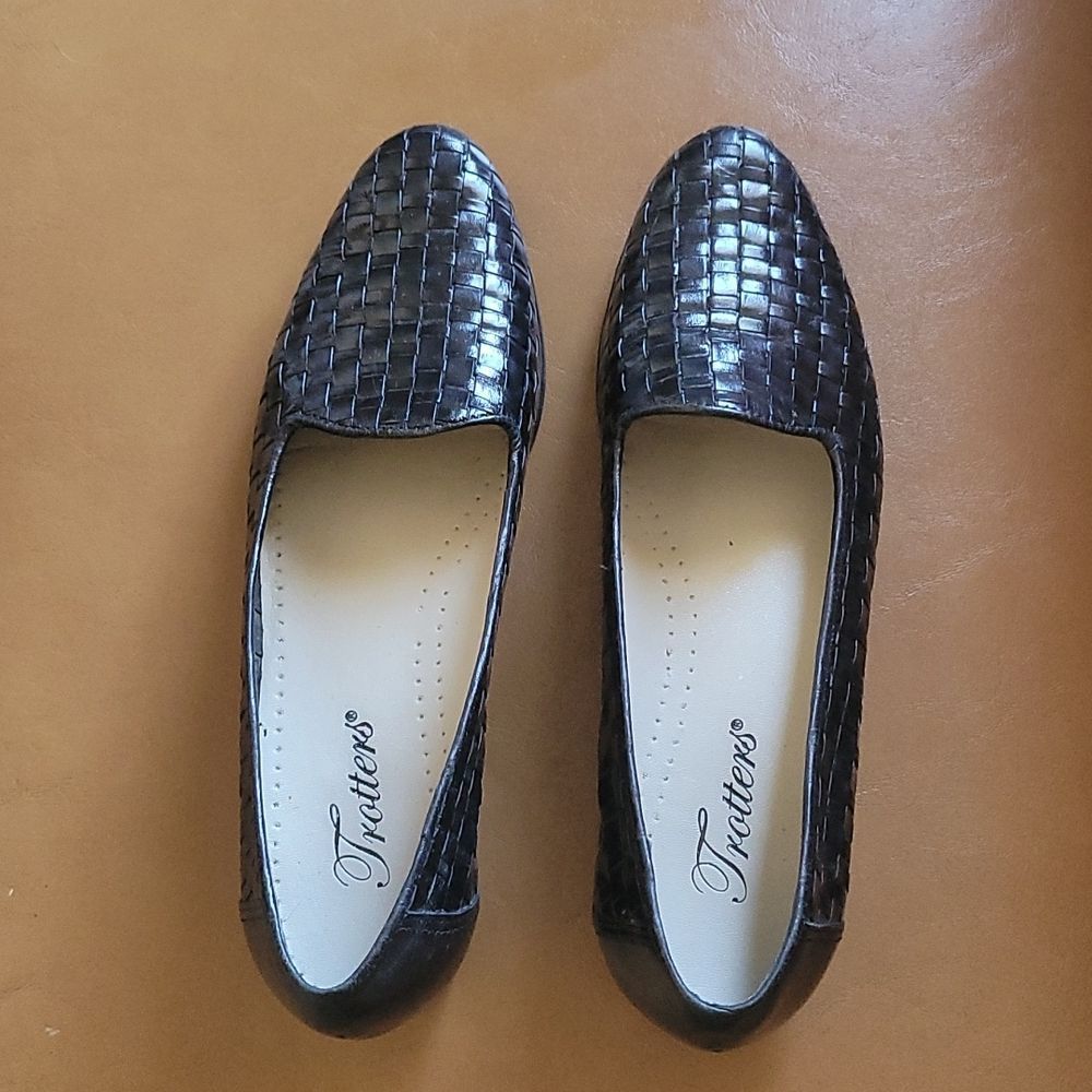 Trotters shoes color black